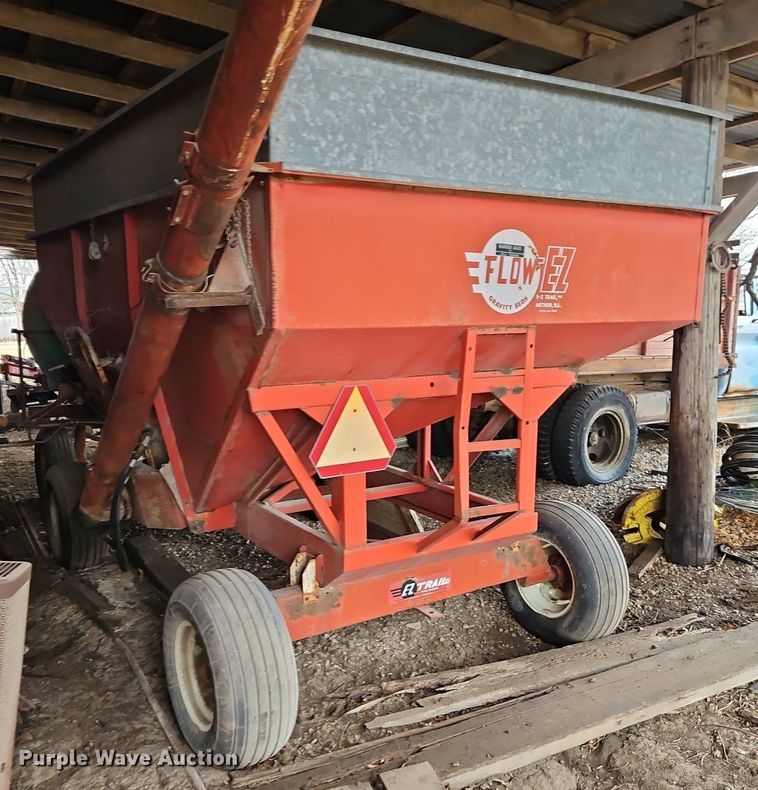 image for item LB9759 Flow-EZ 300 grain cart