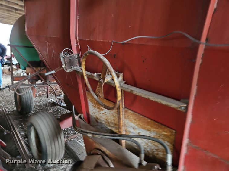 image for item LB9759 Flow-EZ 300 grain cart