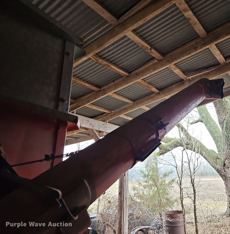 image for item LB9759 Flow-EZ 300 grain cart