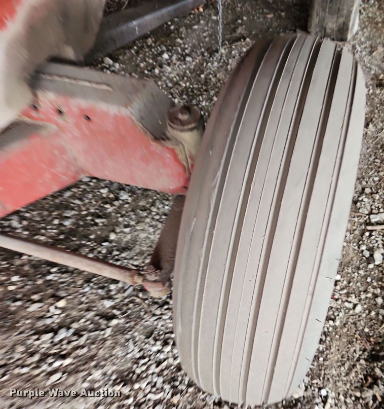 image for item LB9759 Flow-EZ 300 grain cart