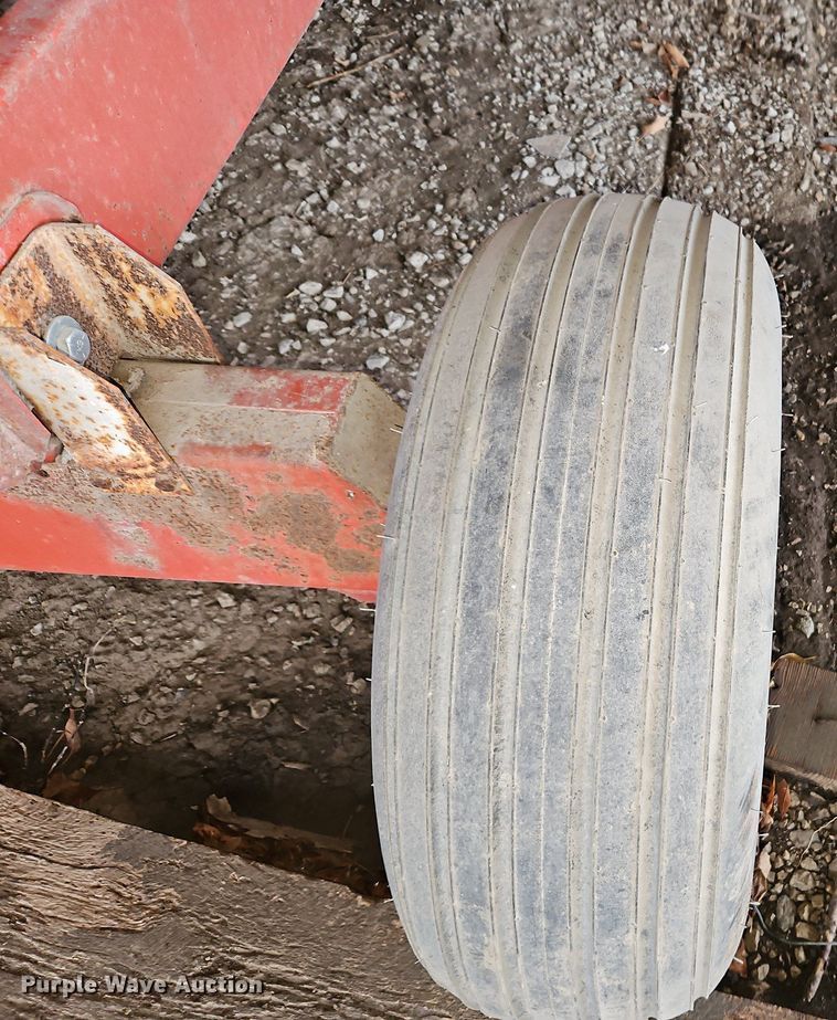 image for item LB9759 Flow-EZ 300 grain cart