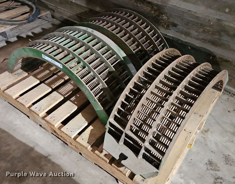 image for item LB9762 John Deere  9660 STS small wire concaves