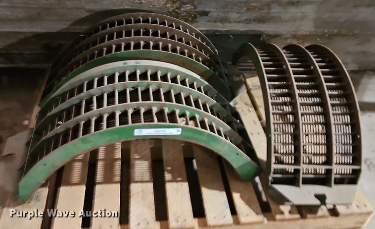 image for item LB9762 John Deere  9660 STS small wire concaves