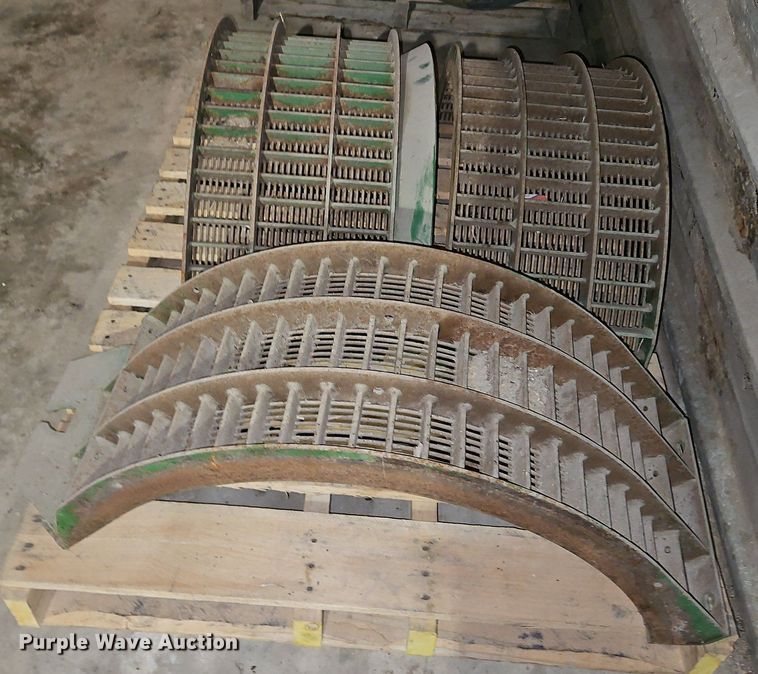 image for item LB9762 John Deere  9660 STS small wire concaves