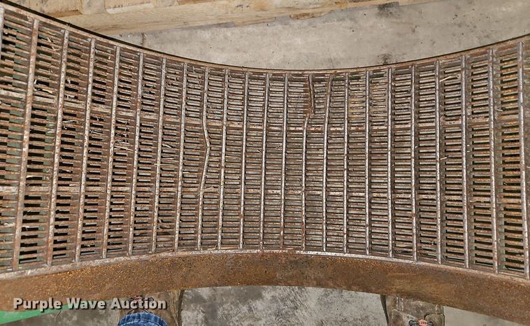 image for item LB9762 John Deere  9660 STS small wire concaves