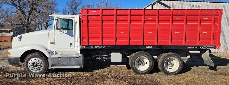 image for item LB9770 1991 International 9400 grain truck