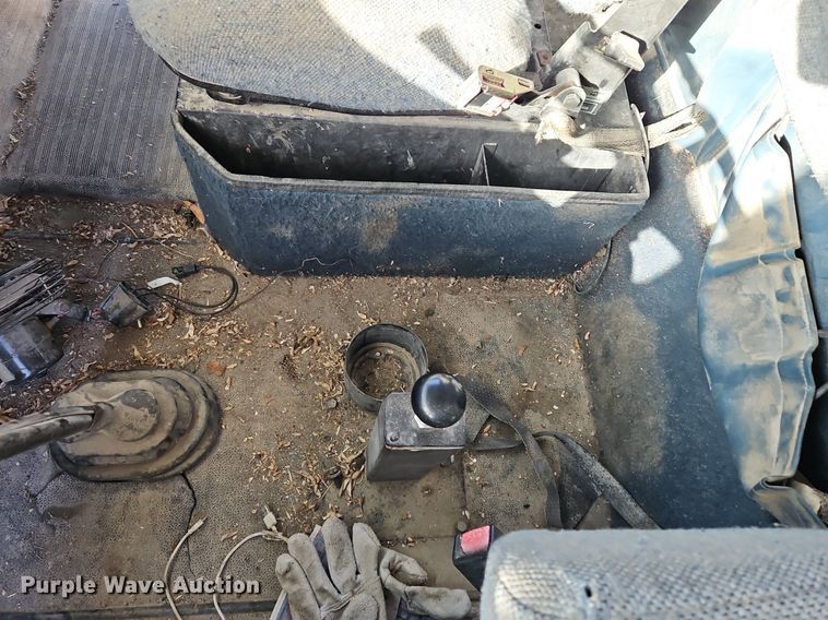 image for item LB9770 1991 International 9400 grain truck