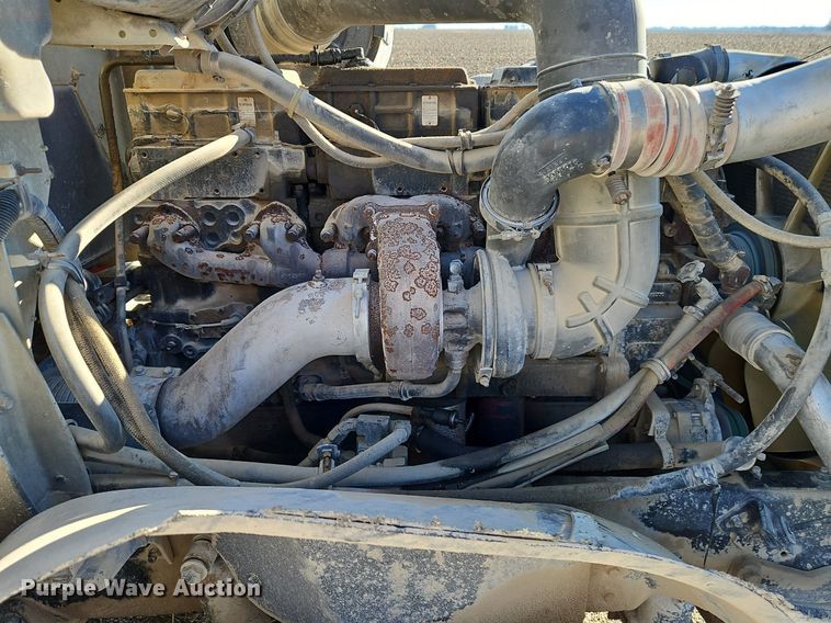 image for item LB9770 1991 International 9400 grain truck