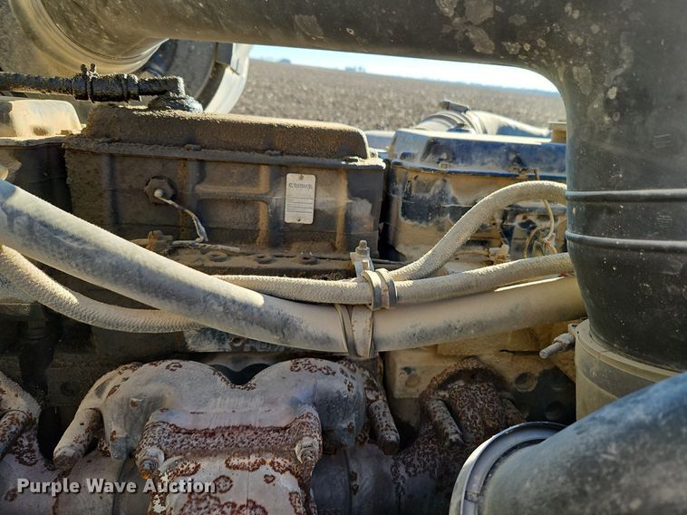 image for item LB9770 1991 International 9400 grain truck