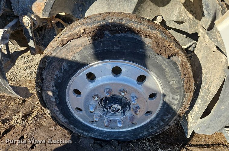 image for item LB9770 1991 International 9400 grain truck