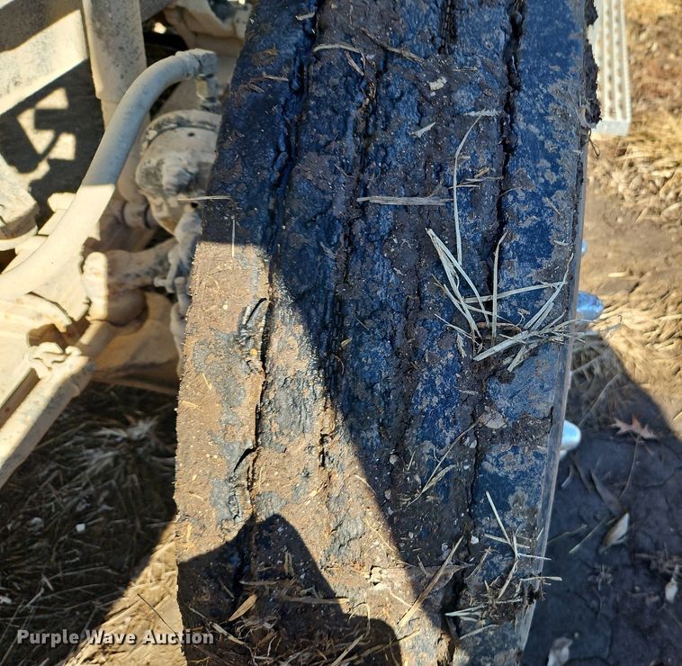 image for item LB9770 1991 International 9400 grain truck