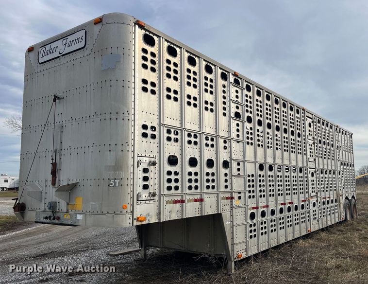 image for item LD9946 1989 Wilson livestock trailer