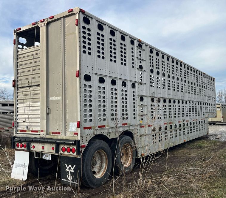 image for item LD9946 1989 Wilson livestock trailer