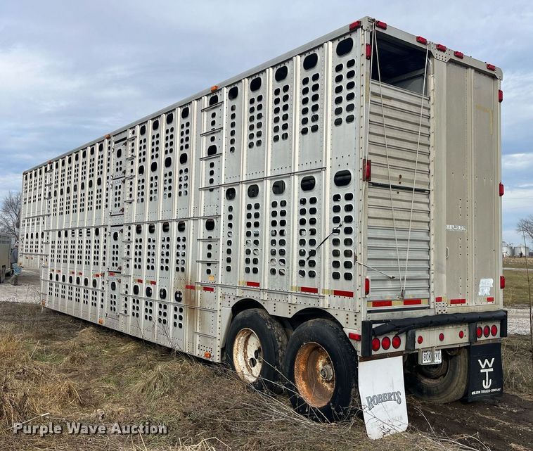 image for item LD9946 1989 Wilson livestock trailer