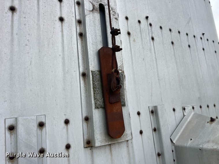 image for item LD9946 1989 Wilson livestock trailer