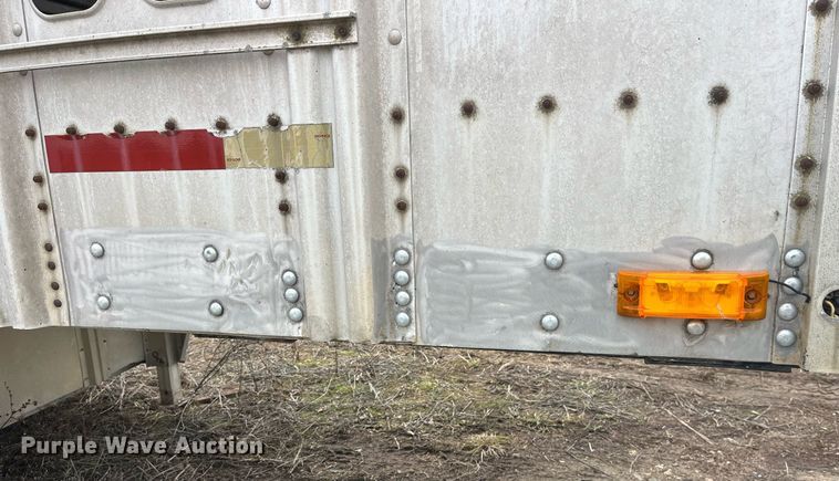 image for item LD9946 1989 Wilson livestock trailer