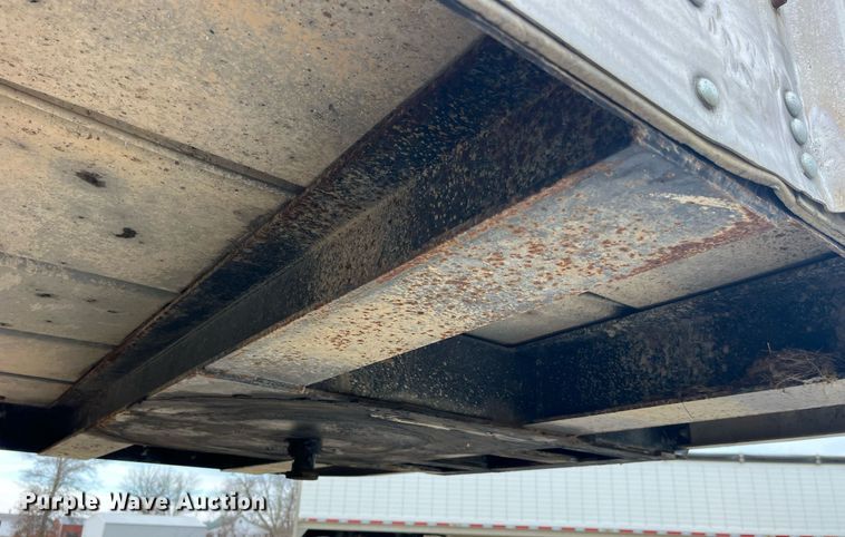 image for item LD9946 1989 Wilson livestock trailer