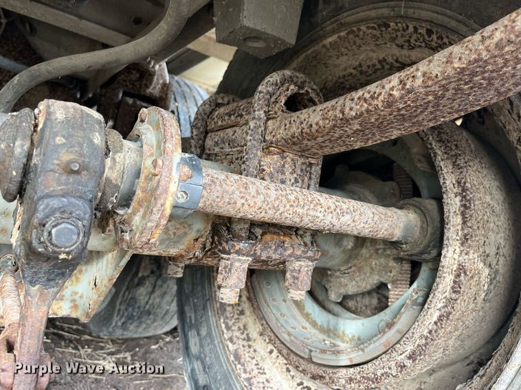 image for item LD9946 1989 Wilson livestock trailer