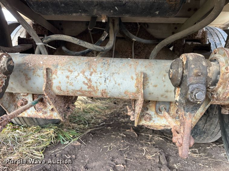 image for item LD9946 1989 Wilson livestock trailer