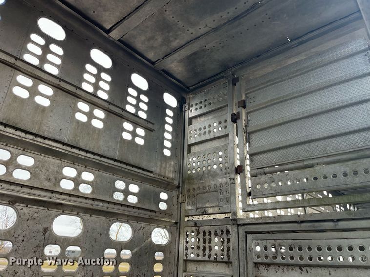 image for item LD9946 1989 Wilson livestock trailer