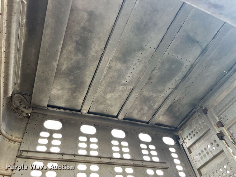 image for item LD9946 1989 Wilson livestock trailer