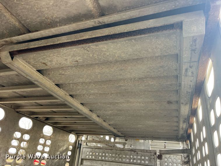 image for item LD9946 1989 Wilson livestock trailer