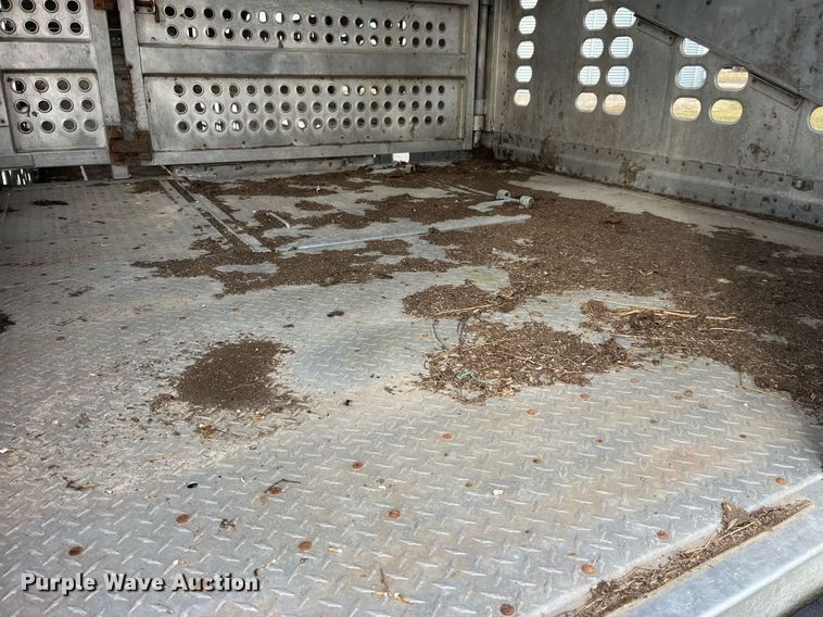 image for item LD9946 1989 Wilson livestock trailer