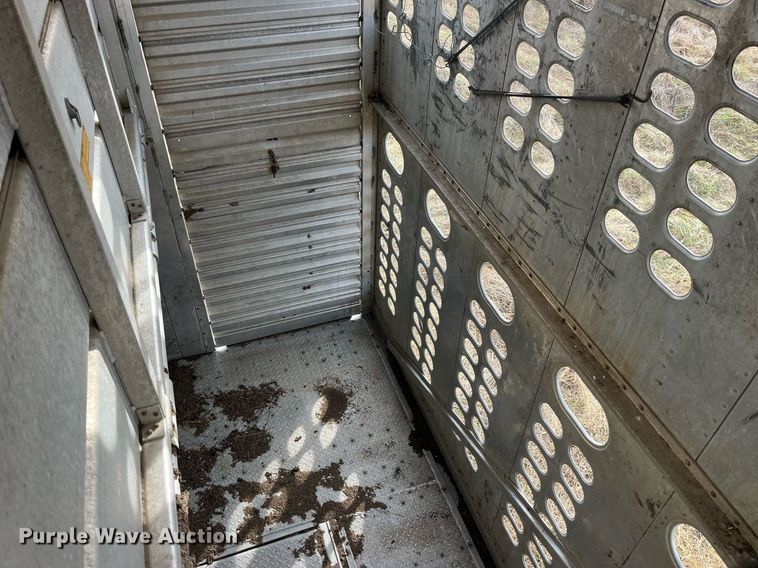 image for item LD9946 1989 Wilson livestock trailer