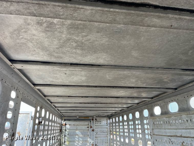 image for item LD9946 1989 Wilson livestock trailer