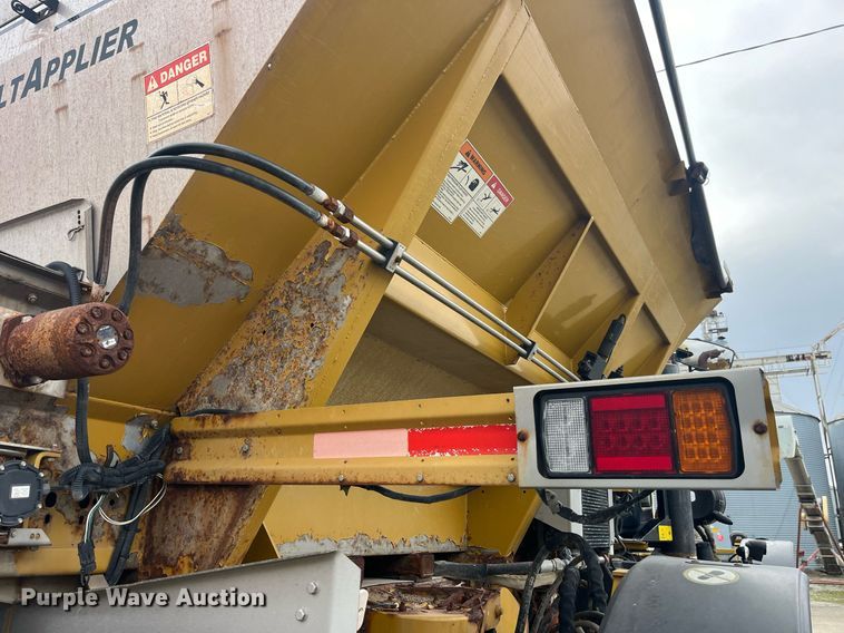 image for item LD9950 RoGator 1286C applicator