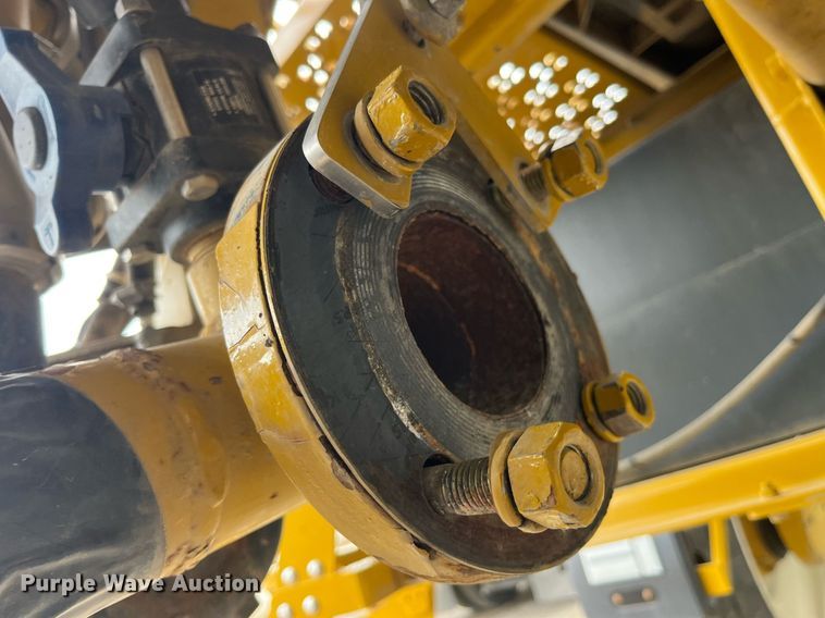 image for item LD9951 RoGator SSc 1084 sprayer