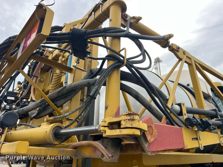 image for item LD9951 RoGator SSc 1084 sprayer