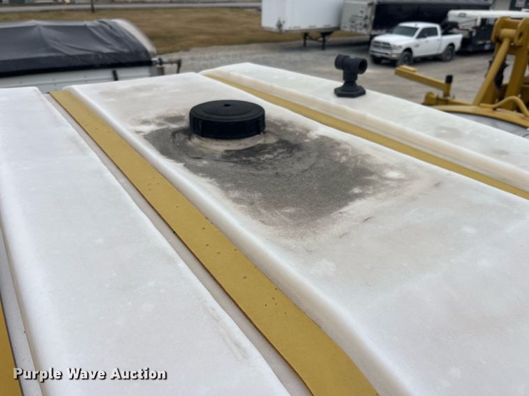 image for item LD9951 RoGator SSc 1084 sprayer