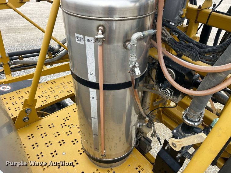 image for item LD9951 RoGator SSc 1084 sprayer