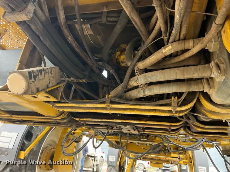 image for item LD9951 RoGator SSc 1084 sprayer