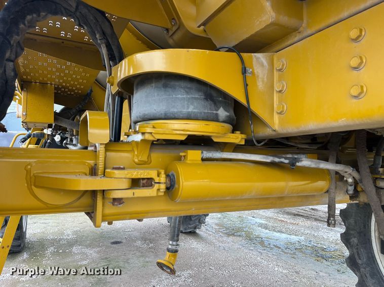 image for item LD9951 RoGator SSc 1084 sprayer