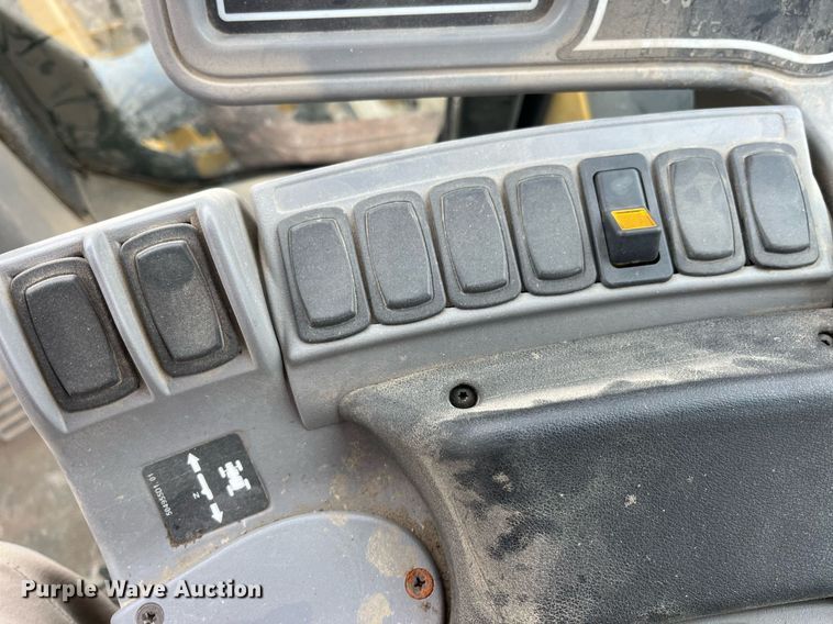 image for item LD9951 RoGator SSc 1084 sprayer