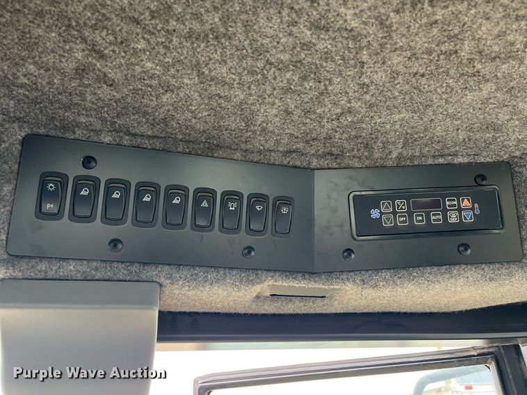 image for item LD9951 RoGator SSc 1084 sprayer