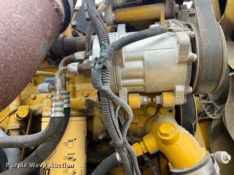 image for item LD9951 RoGator SSc 1084 sprayer