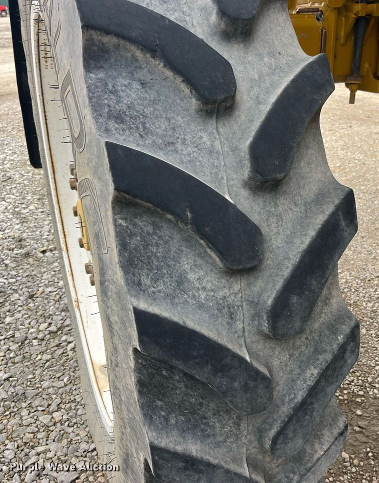 image for item LD9951 RoGator SSc 1084 sprayer