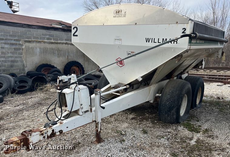 image for item LD9955 Willmar  Super 600 Narrow Track spreader