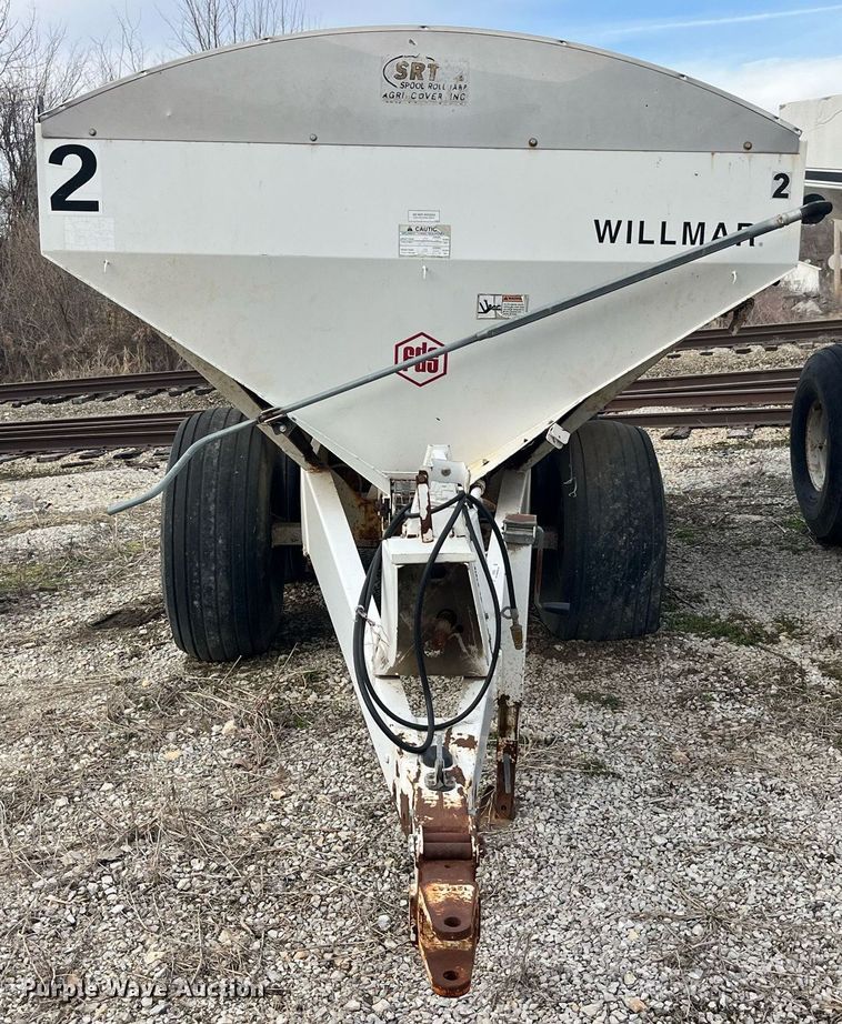 image for item LD9955 Willmar  Super 600 Narrow Track spreader