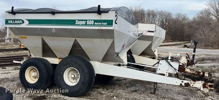 image for item LD9955 Willmar  Super 600 Narrow Track spreader