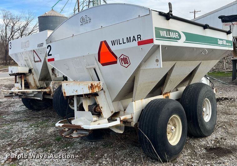 image for item LD9955 Willmar  Super 600 Narrow Track spreader