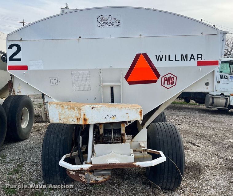 image for item LD9955 Willmar  Super 600 Narrow Track spreader