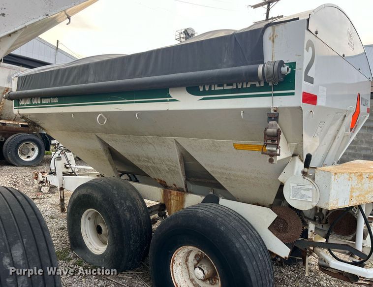 image for item LD9955 Willmar  Super 600 Narrow Track spreader