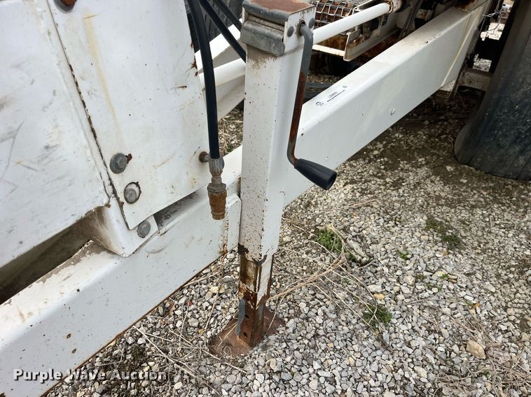 image for item LD9955 Willmar  Super 600 Narrow Track spreader