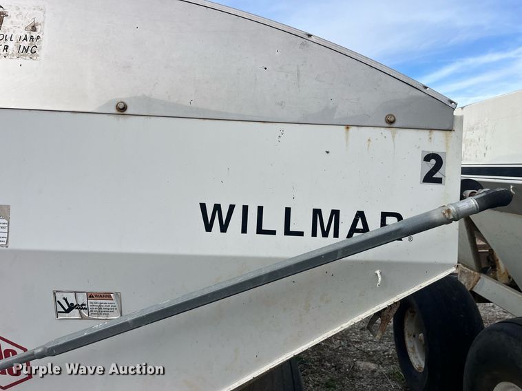 image for item LD9955 Willmar  Super 600 Narrow Track spreader