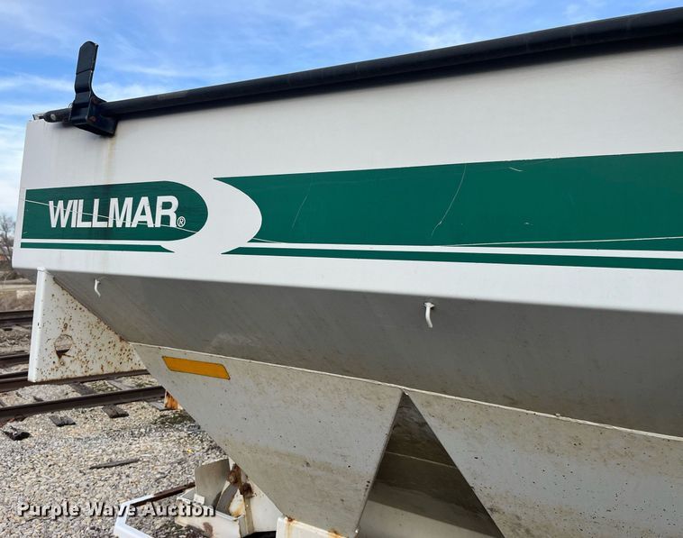 image for item LD9955 Willmar  Super 600 Narrow Track spreader