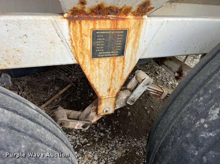 image for item LD9955 Willmar  Super 600 Narrow Track spreader